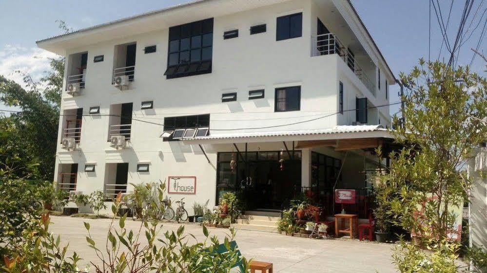 Hotel T. House Mae Sot Exterior foto